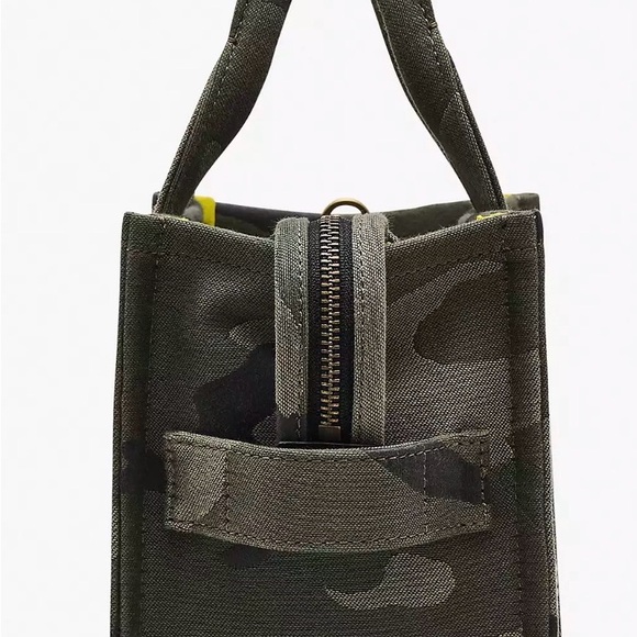 Marc Jacobs Green Camouflage Tote Bag - Picture 6 of 9